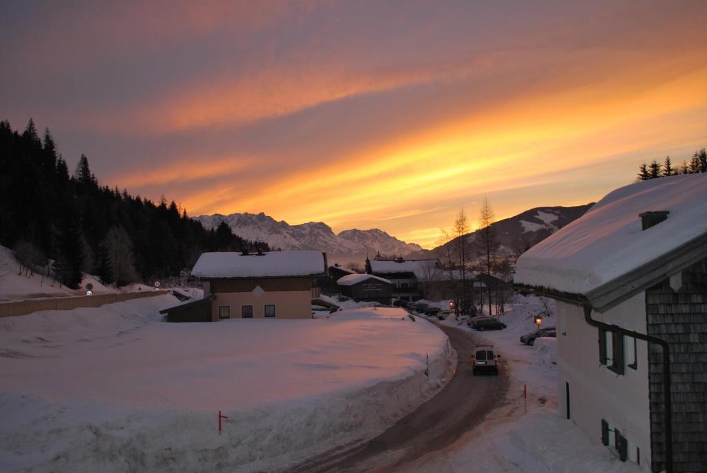 Appartement Haus Pichler ลีโอกัง ภายนอก รูปภาพ